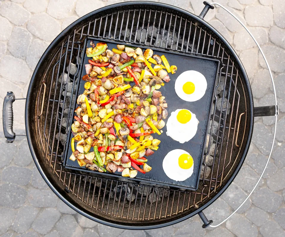 Barbecue à charbon Weber Master-Touch 67 cm Crafted GBS plancha crafted